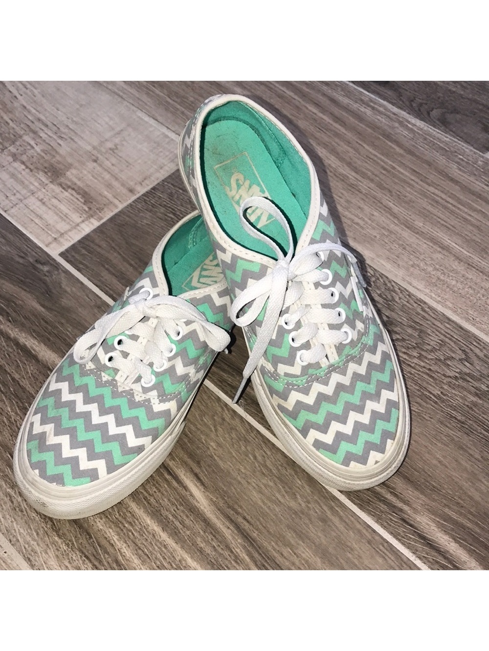 Women's Vans Sneakers Size 6.5 Chevron Zigzag Pattern Mint Green Gray White